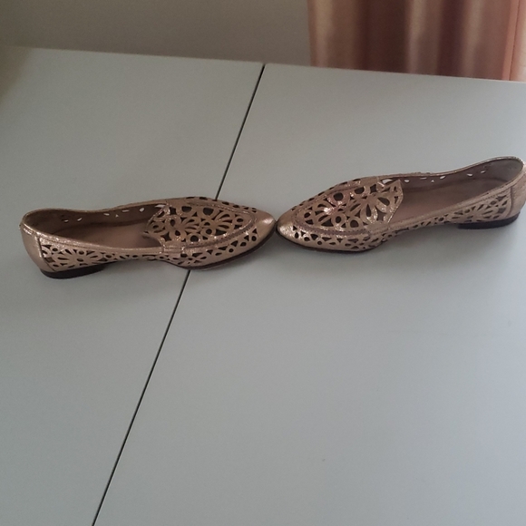 Kate Spade rose gold floral cut-out loafers - Picture 2 of 7